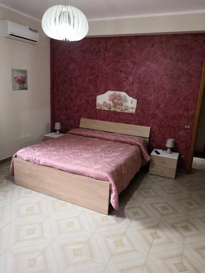 Case Vacanze Le Rose 坎波菲利斯·迪·罗切 外观 照片